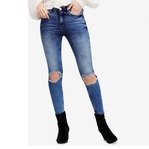 ***Moving sale - will accept almost any offer*** Free People Busted Knee Jeans